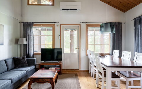 Tahkon Klubitie 2 B: Bois, Sol, Sol, Meubles, Parquet, Design Intérieur, Lit Superposé, Pièce, Tache De Bois, Dur