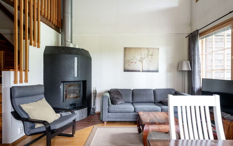 Tahkon Klubitie 2 B: Bois, Sol, Sol, Meubles, Parquet, Design Intérieur, Lit Superposé, Pièce, Tache De Bois, Dur