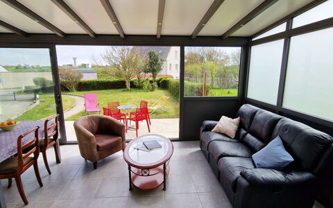 Ty Louarn: Meubles, Plante, Propriété, Table, Bâtiment, Design Intérieur, Salon, Architecture, Éclairage, Canapé