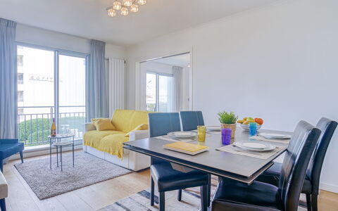 Océana: Table, Meubles, Propriété, Chaise, Fenêtre, Canapé, Bleu, Bois, Design Intérieur