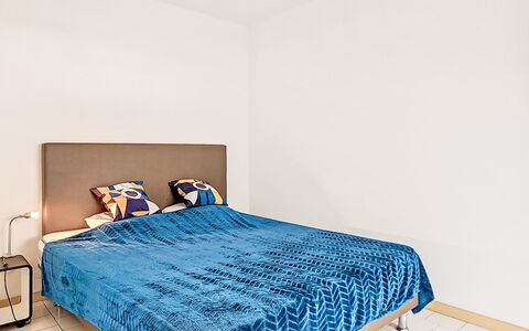 Canet-Plage 500: Meubles, Lit, Chambre, Design Intérieur, Sol, Sol, Drap De Lit, Literie, Bois, Linge