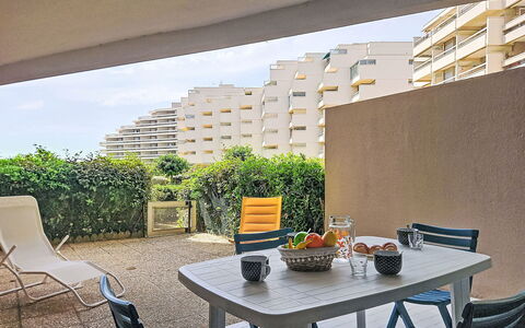 Canet-Plage 500: Meubles, Appartement, Mobilier De Jardin, Balcon, Ombre, Condominium, Chaise, Tableau De Plein Air, Eco Hôtel, Recours