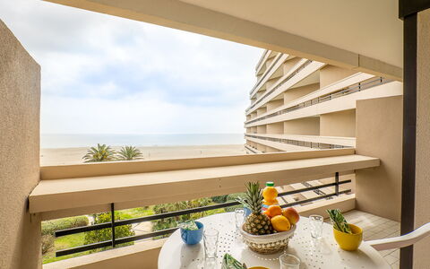Canet-Plage 500: Propriété, Bâtiment, Plante, Nuage, Ciel, Fenêtre, Design Intérieur, Bois, Ombre, Maison