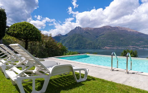 Varenna 642: L'Eau, Nuage, Ciel, Piscine, Montagne, Vert, Plante, Paysage Naturel, Mobilier De Jardin, Arbre