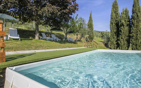 Castelfranco di Sopra 649: L'Eau, Ciel, Plante, Bleu Azur, Piscine, Rectangle, Paysage Naturel, Arbre, Ombre, Loisir