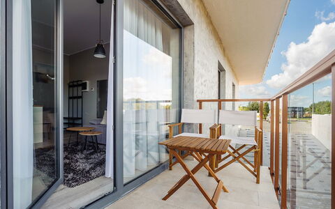 Resorts Kołobrzeg: Bâtiment, Meubles, Fenêtre, Bois, Maison, Design Intérieur, Ombre, Sol, Sol
