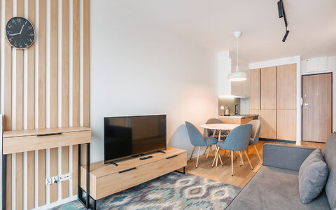 Residence Jastrzębia Góra: Bâtiment, Meubles, Propriété, Table, Maison, Bois, Confort, Canapé, Sol, Cabinetry