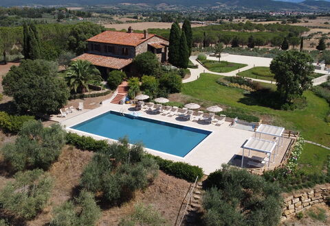 Campo Valerio: L'Eau, Propriété, Bâtiment, Plante, Bleu Azur, Arbre, Botanique, Piscine, Loisir, Zone Résidentielle