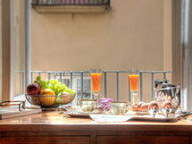 suite-borbone-royal-napoli-apartment-living-room