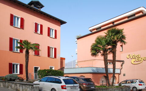 App. Vira Lago 500 Ost - Eg: Voiture, Roue, Bâtiment, Plante, Ciel, Véhicule, Fenêtre
