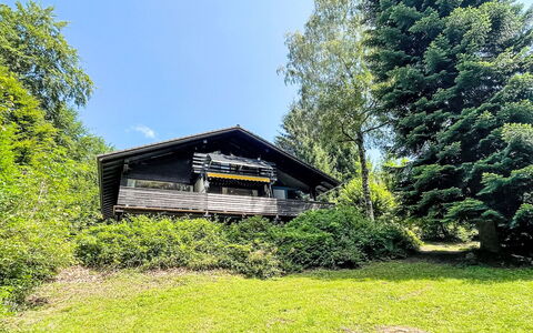 Fliederweg: Plante, Ciel, Bâtiment, Paysage Naturel, Arbre, Lot Terre, Herbe, Chalet, Maison, Bois