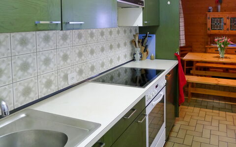 Gommiswald: Evier, Cabinetry, Comptoir, Évier, Robinet, Meubles, Propriété, Luminaire Plomberie, Cuisine, Éclairage