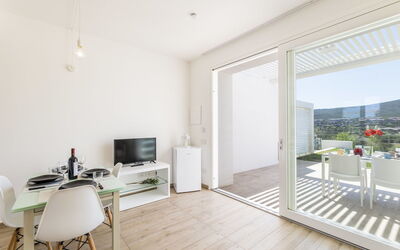 Capo Falcone Charming Apartment 637.2: Meubles, Bâtiment, Bois, Fenêtre, Ombre, Éclairage, Salon, Design Intérieur, Salle