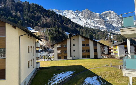 Gerschnistrasse 10: Ciel, Bâtiment, Propriété, Montagne, Fenêtre, Plante, Paysage Naturel, Maison, Arbre, Neige