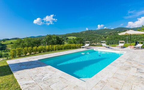 Casa 360: L'Eau, Ciel, Nuage, Jour, Piscine, Bleu, Bleu Azur, Bâtiment, Rectangle, Plante