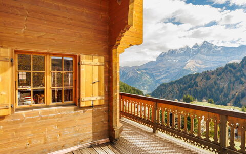 Godfrey: Nuage, Ciel, Fenêtre, Bâtiment, Montagne, Bois, Porche, Arbre, Maison, Porte