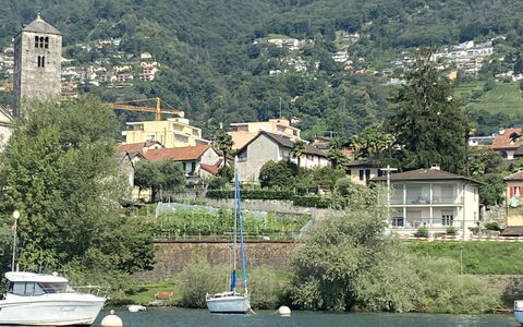 San Quirico: L'Eau, Bateau, Propriété, Bâtiment, Navire, Plante, Arbre, Véhicule, Cotiers Et Relief Océaniques, Lac