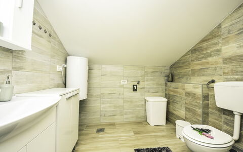 Vir 127: Siège De Toilette, Toilette, Blanc, Bâtiment, Salle De Bains, Luminaire Plomberie, Noir, Violet, Sol, Sol