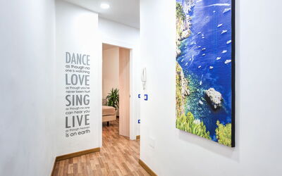 loving-times-apartment-sorrento-apartment-hallway
