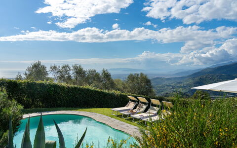 Villa Elisa: Bleu, La Nature, Paysage Naturel, Colline, Paysage, Montagnes, Lot Terre, Piscine, Station De Montagne, Chaîne De Montagnes
