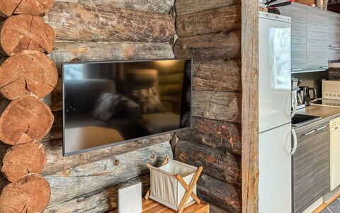 Rukalehto: Bois, Design Intérieur, Sol, Meubles, Sol, Pièce, Télévision, Tache De Bois, Téléviseur, Salon