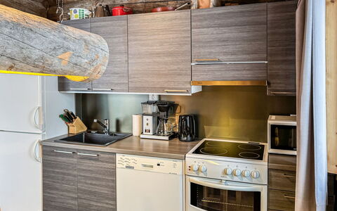 Rukalehto: Cuisine, Appareil De Cuisine, Meubles, Comptoir, Bois, Principaux Appliance, Sol, Design Intérieur, Cabinetry, Électroménager