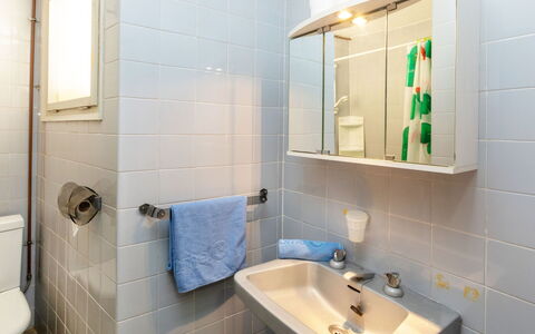 Willis: Miroir, Robinet, Luminaire Plomberie, Lavabo, Propriété, Évier, Salle De Bains, Violet, Vert, Bleu Azur