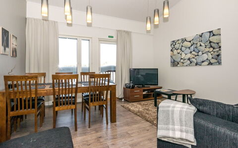 Skivillas 61 Ukkohalla (B8): Meubles, Chaise, Mobilier De Jardin, Table, Bois, Tableau De Plein Air, Table Cuisine Et Salle A Manger, Ombre, Jardin, Parapluie