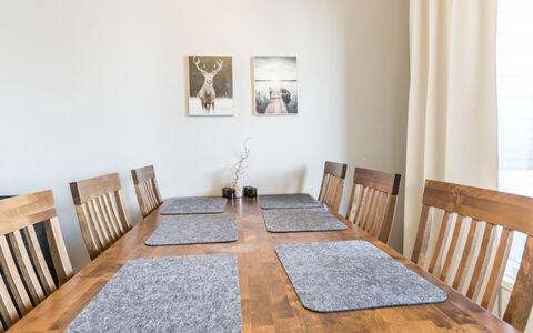 Skivillas 61 Ukkohalla (B8): Meubles, Chaise, Mobilier De Jardin, Table, Bois, Tableau De Plein Air, Table Cuisine Et Salle A Manger, Ombre, Jardin, Parapluie