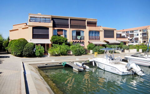 Marina 2: L'Eau, Ciel, Bâtiment, Bateau, Bleu Azur, Plante, Design Urbain, Navire, Immobilier, Loisir