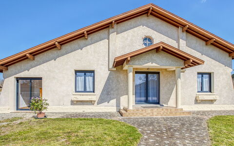 Peyroutic: Ciel, Plante, Propriété, Fenêtre, Lot Terre, Bâtiment, Herbe, Chalet, Maison