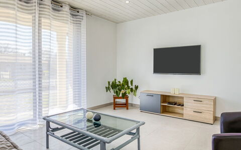 Peyroutic: Meubles, Plante, Propriété, Bâtiment, Table, Plante D'Appartement, Confort, Design Intérieur, Bois, Éclairage