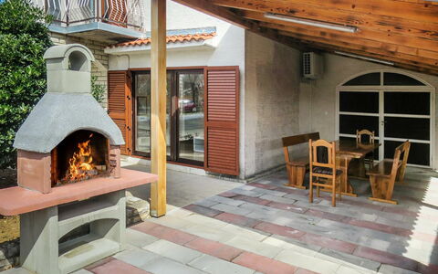 Čulina: Meubles, Bâtiment, Table, Bois, Chaise, Design Intérieur, Chalet, Brique, Mur, Brickwork