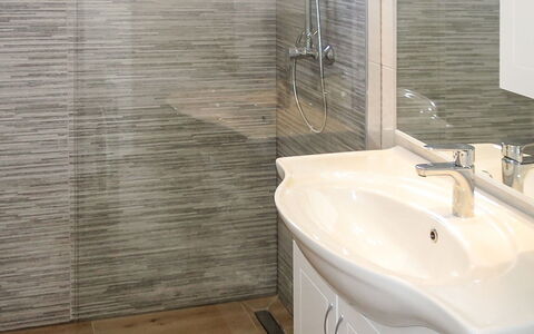 Čulina: Robinet, Miroir, Luminaire Plomberie, Évier, Armoire De Toilette, Lavabo, Salle De Bains, Bois, Design Intérieur
