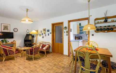 Měřín: Cadre, Meubles, Propriété, Chaise, Table, Éclairage, Bois, Design Intérieur, Mur, Sol