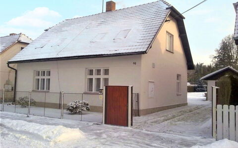 Sudoměřice: Ciel, Propriété, Bâtiment, Fenêtre, Neige, Maison, Bois, Nuage, Porte, Zone Résidentielle