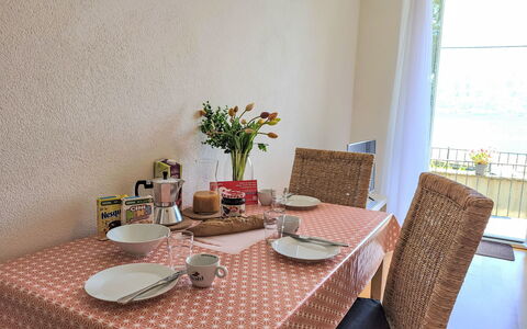Brissago 724: Meubles, Design Intérieur, Table, Vaisselle, Textile, Nappe De Table, Chaise, Salle À Manger, Sol, Table Cuisine Et Salle A Manger