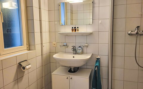 Brissago 724: Lavabo, Salle De Bains, Luminaire Plomberie, Évier, Design Intérieur, Robinet, Sol, Sol, Plomberie, Miroir