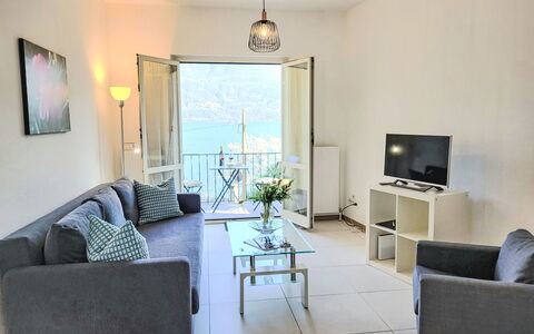 Brissago 724: Meubles, Canapé, Design Intérieur, Sol, Sol, Salon, Table, Pièce, Appartement