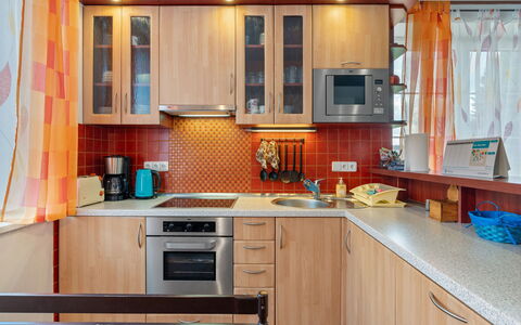 Zásada: Cuisine, Appareil De Cuisine, Comptoir, Cabinetry, Principaux Appliance, Design Intérieur, Meubles, Bois, Sol, Evier