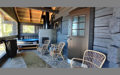 Kiviniemi: Zone Rurale, Station De Montagne, Village, Chaîne De Montagnes, Vallée, Village De Montagne, Alpes, Eco Hôtel, Balcon, Hôtel