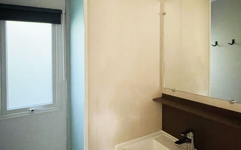 De Brenkberg: Mur, Salle De Bains, Luminaire Plomberie, Sol, Design Intérieur, Sol, Lavabo, Plafond, Plomberie, Pièce