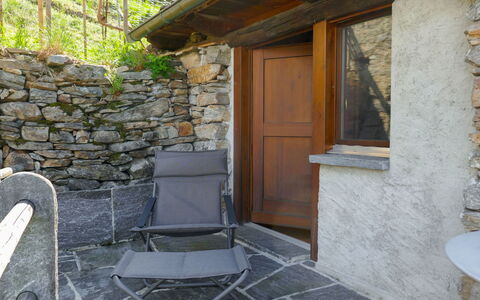 Rustico Scateto 66: Propriété, Bâtiment, Plante, Bois, Fenêtre, Sol, Mobilier De Jardin, Chaise, Chalet, Brickwork