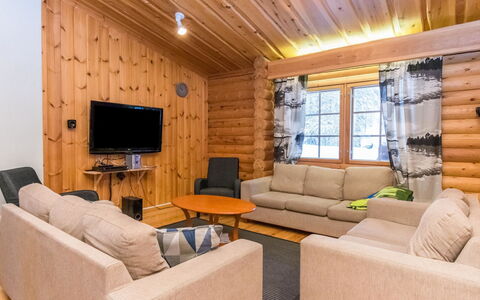 Karhunpesä a: Zone Rurale, Station De Montagne, Village, Chaîne De Montagnes, Vallée, Village De Montagne, Alpes, Eco Hôtel, Balcon, Hôtel