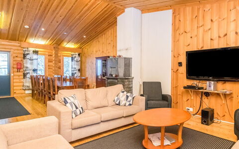 Karhunpesä a: Zone Rurale, Station De Montagne, Village, Chaîne De Montagnes, Vallée, Village De Montagne, Alpes, Eco Hôtel, Balcon, Hôtel