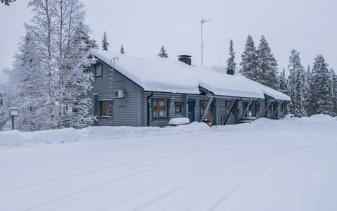 Karhunpesä C: Zone Rurale, Station De Montagne, Village, Chaîne De Montagnes, Vallée, Village De Montagne, Alpes, Eco Hôtel, Balcon, Hôtel