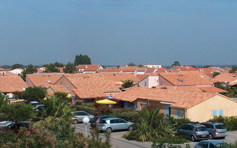 Saint Cyprien 770: Ciel, Plante, Propriété, Voiture, Véhicule, Fenêtre, Bâtiment, Arbre, Végétation, Quartier