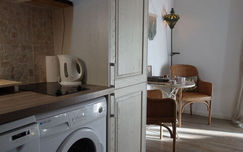 Saint Cyprien 770: Buanderie, Sécheuse, Cabinetry, Propriété, Machine À Laver, Appareil De Cuisine, Bois, Bâtiment, Design Intérieur, Cuisine