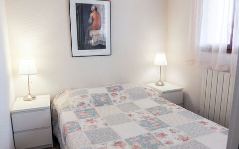 Les Catalanes du Golf: Chambre, Lit, Pièce, Propriété, Meubles, Drap De Lit, Cadre De Lit, Literie, Matelas, Sol
