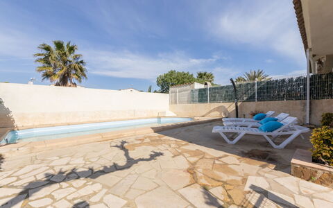 Jenaro: Nuage, Ciel, Plante, Bleu Azur, Ombre, Arbre, Bâtiment, Lot Terre, Design Urbain, Piscine
